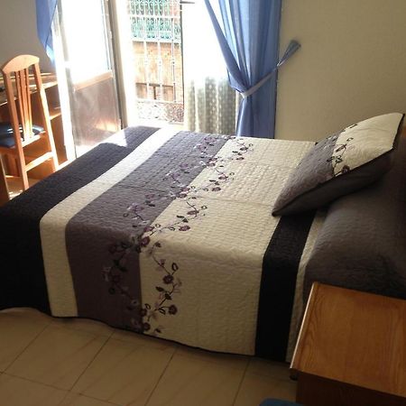 Hostal Fernandez Madrid Kültér fotó