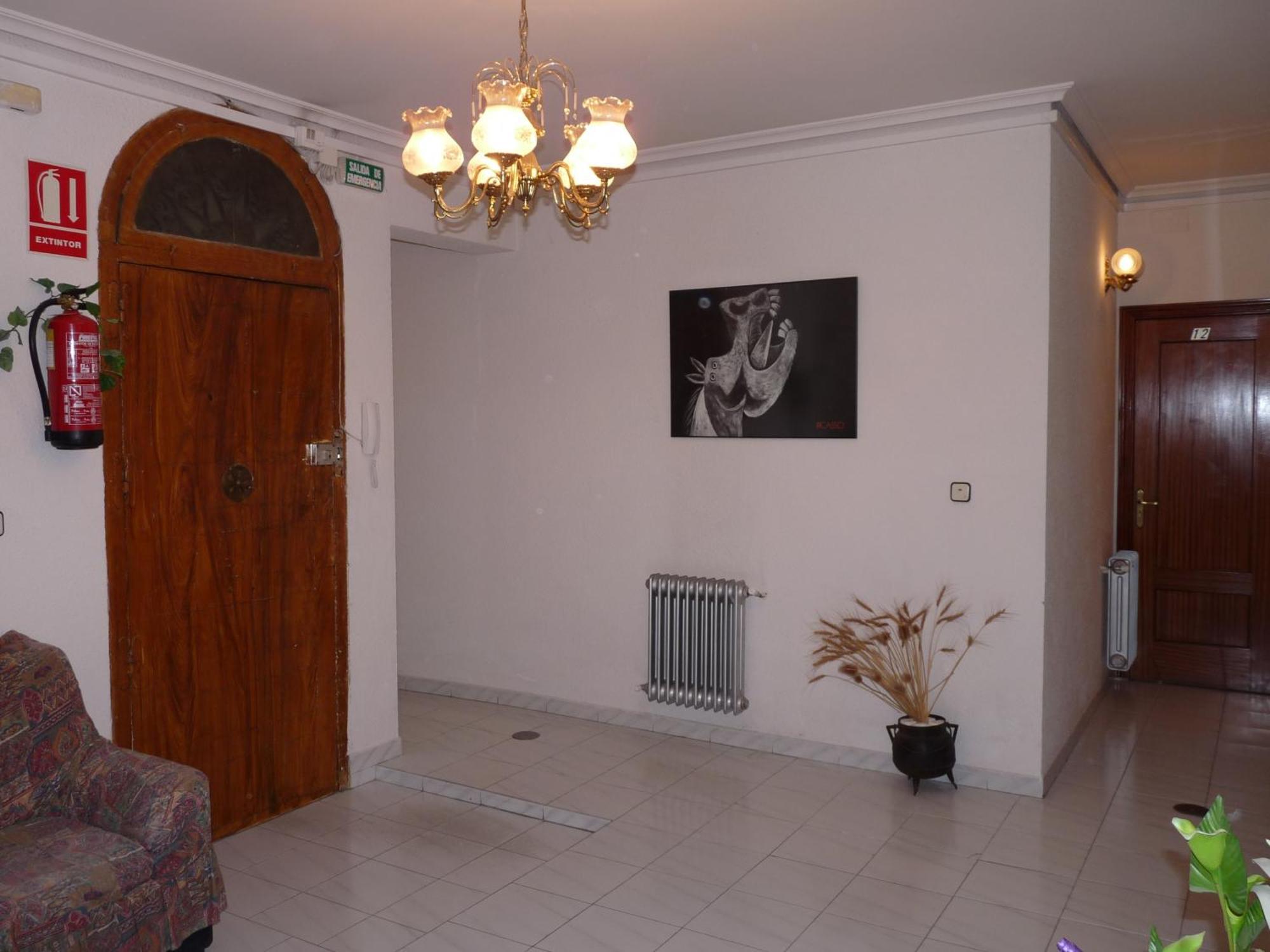 Hostal Fernandez Madrid Kültér fotó