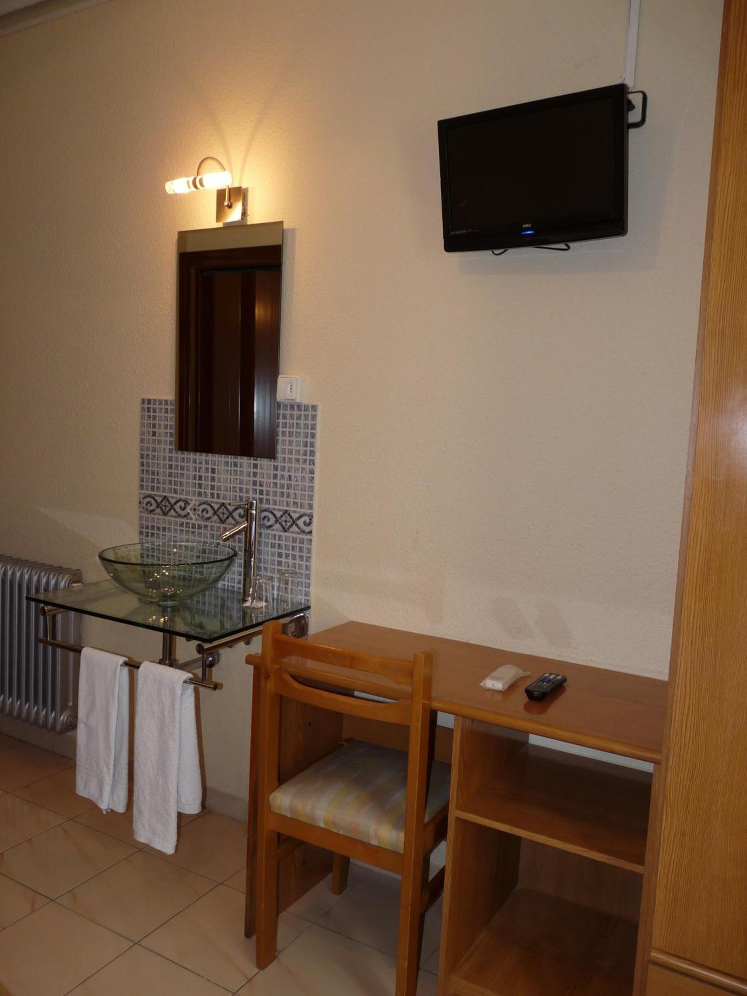 Hostal Fernandez Madrid Kültér fotó