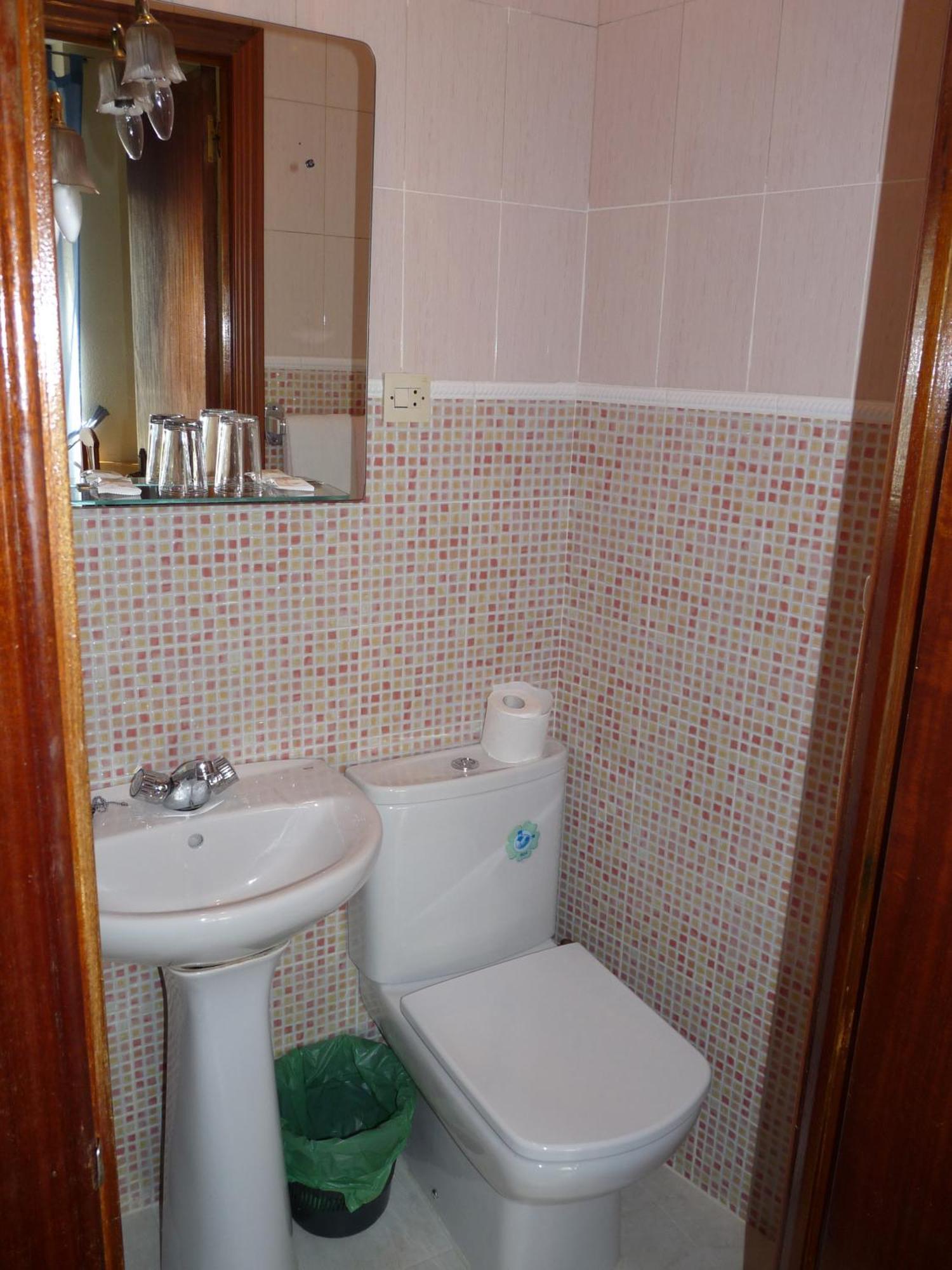 Hostal Fernandez Madrid Kültér fotó