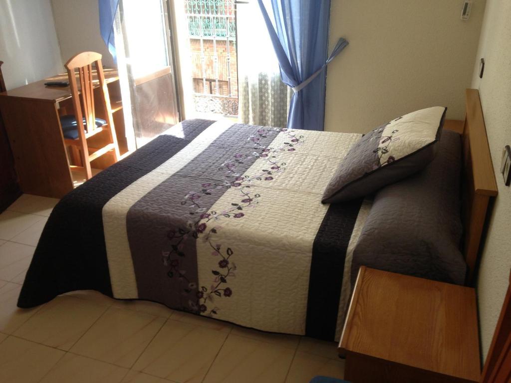 Hostal Fernandez Madrid Kültér fotó